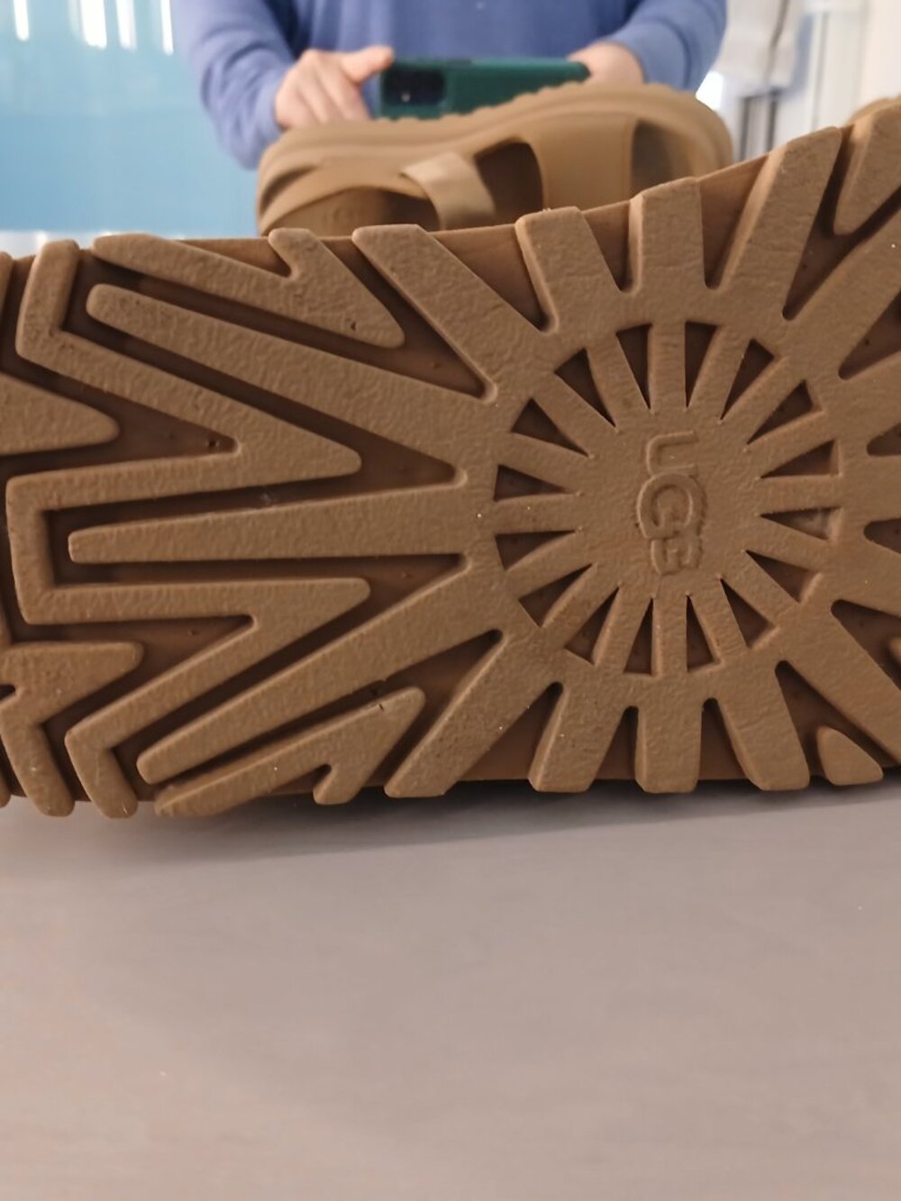 UGG platform sandal - Picture 9 of 10